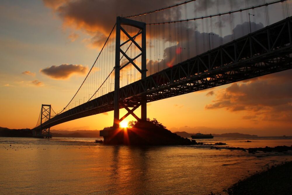 大鳴門橋と夕景