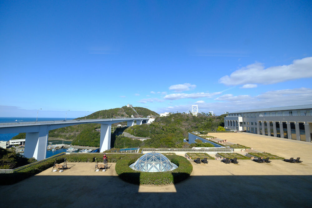 大塚国際美術館1階の庭園