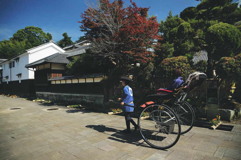 大洲のおはなはん通りを人力車で観光