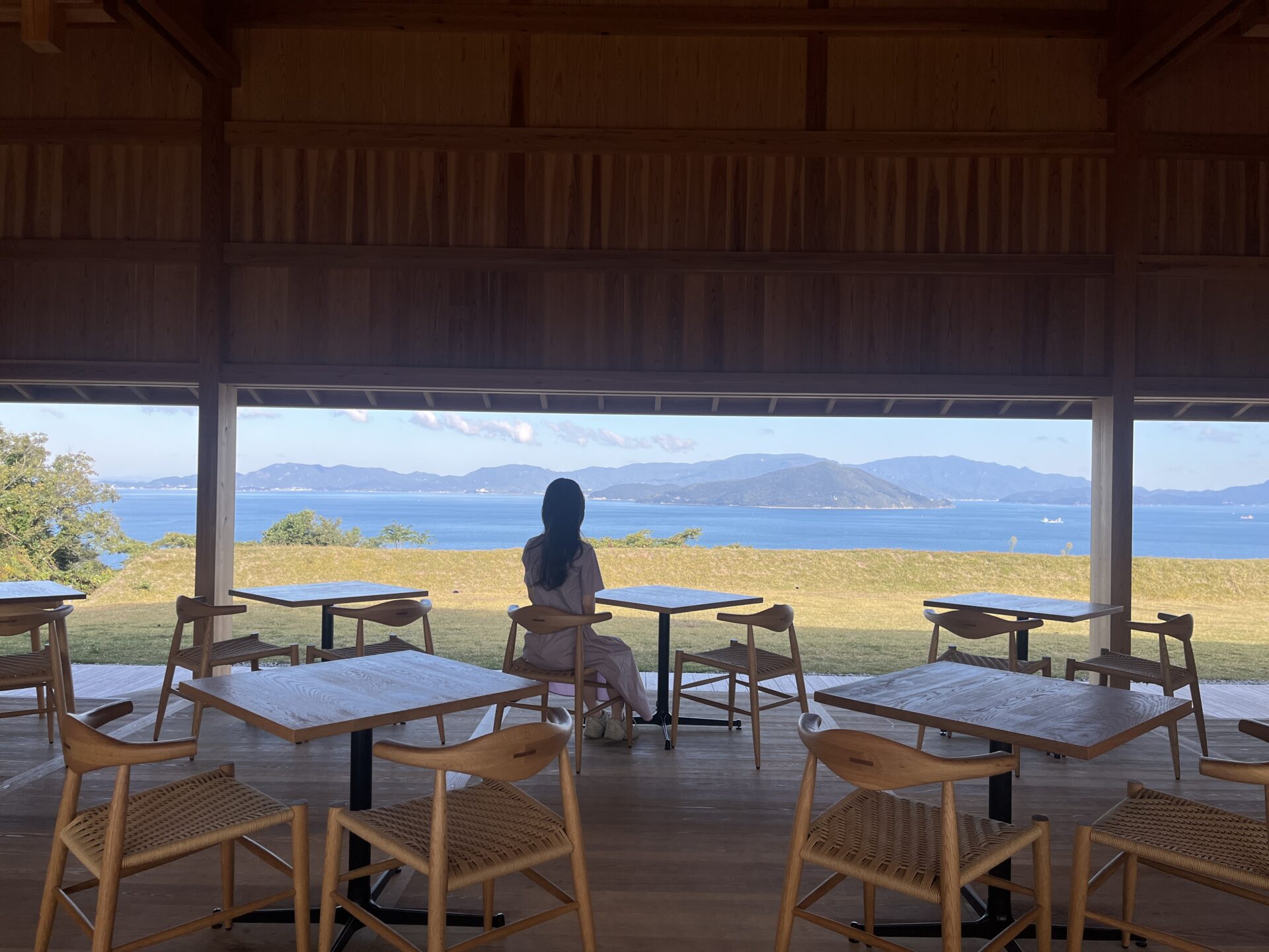 「時の納屋」から一望できる瀬戸内海