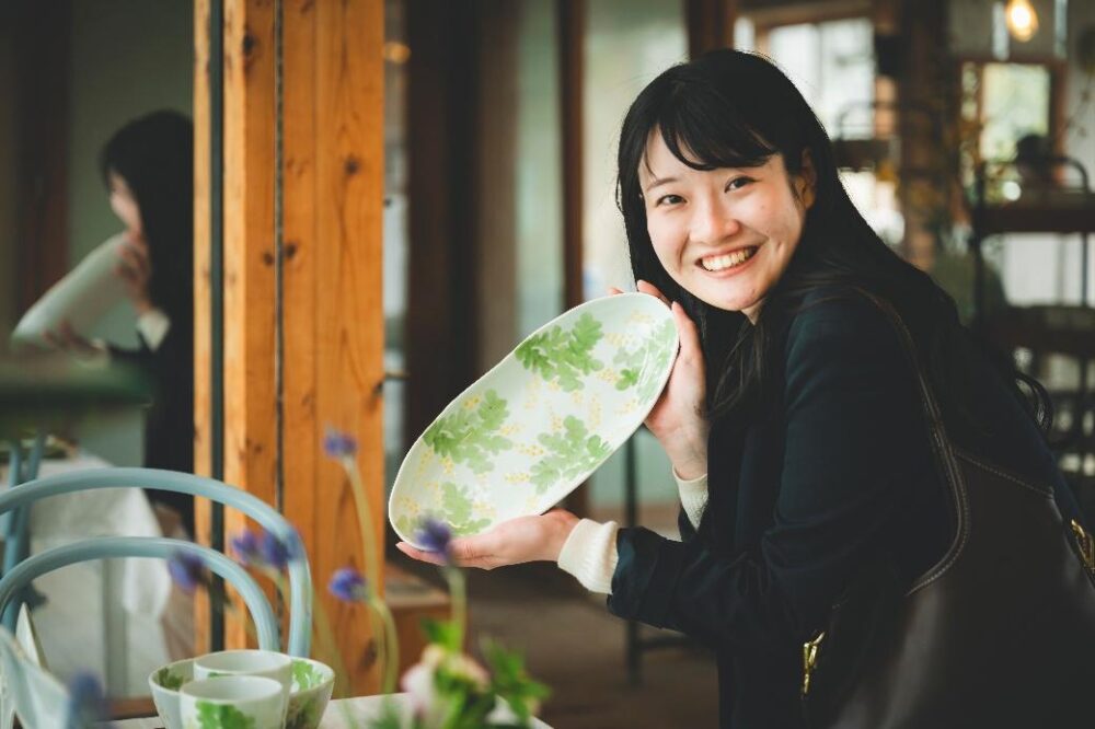 砥部焼・東窯は淡い緑柄の器もかわいい！