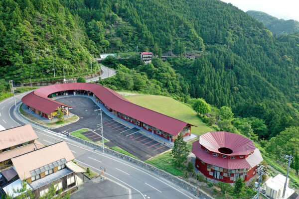 上勝町ゼロ・ウェイストセンター全景