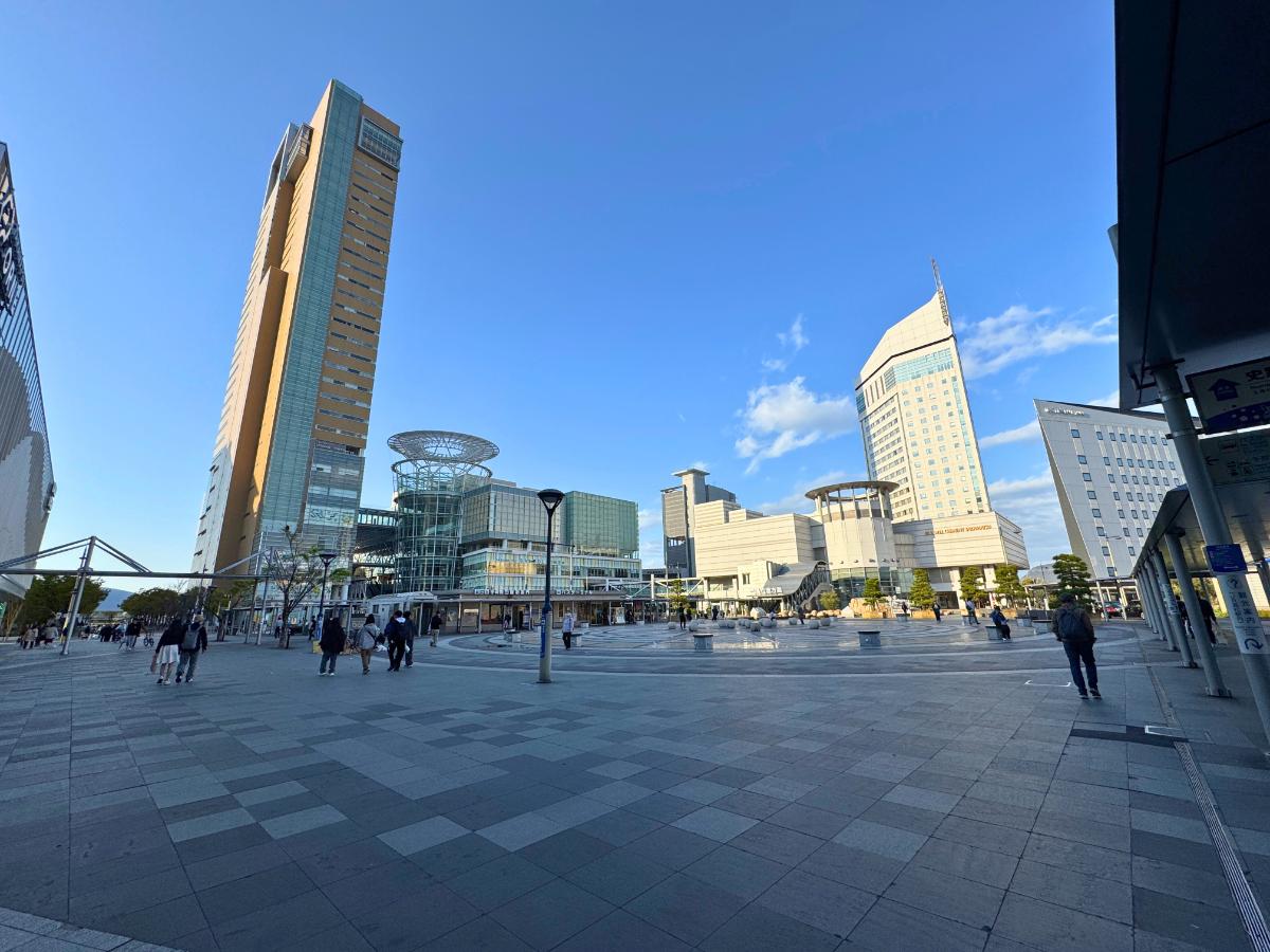 あなぶきアリーナ香川に隣接するサンポート高松エリア