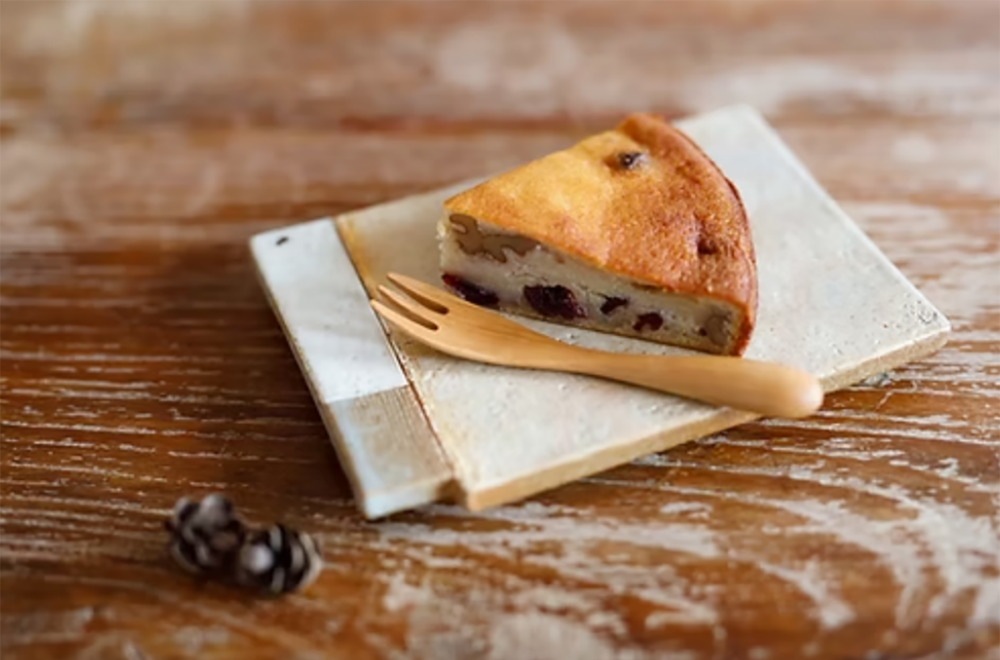 クランベリーと胡桃のおからケーキ