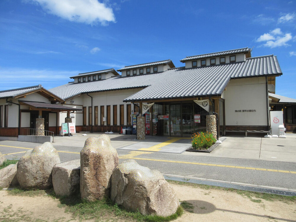 道の駅源平の里むれの外観