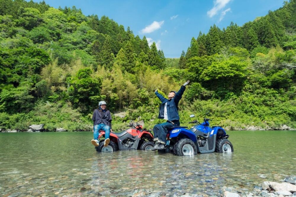 仁淀川の大自然の中でおいしい空気をめいっぱい吸い込んで深呼吸