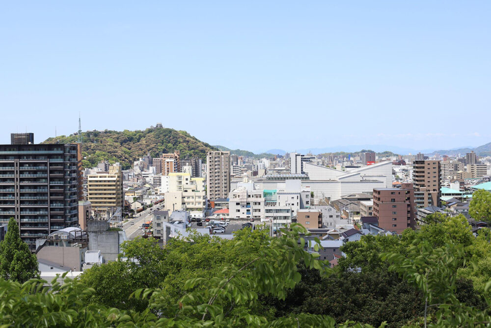 展望台からの松山市街地