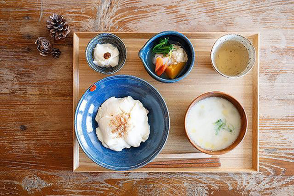 まめ楽の石臼豆腐定食