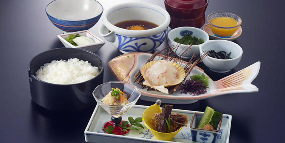 宇和島鯛めしや鯛を使った前菜がセットになった彩り鯛づくし膳