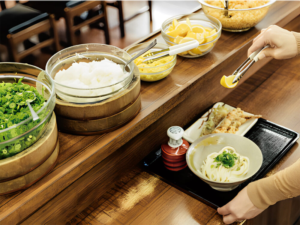 こだわり麺やのセルフトッピングコーナー