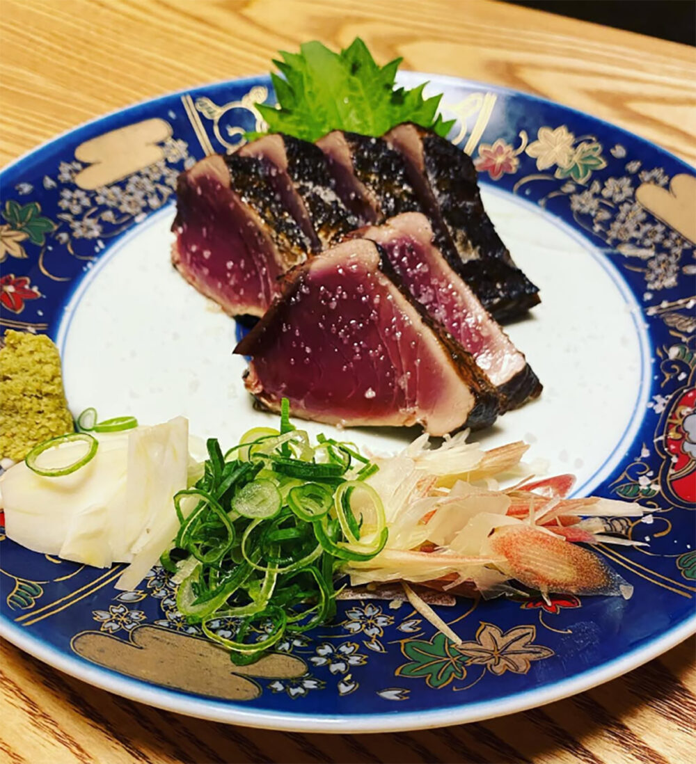 明神丸の藁焼き塩たたきと薬味