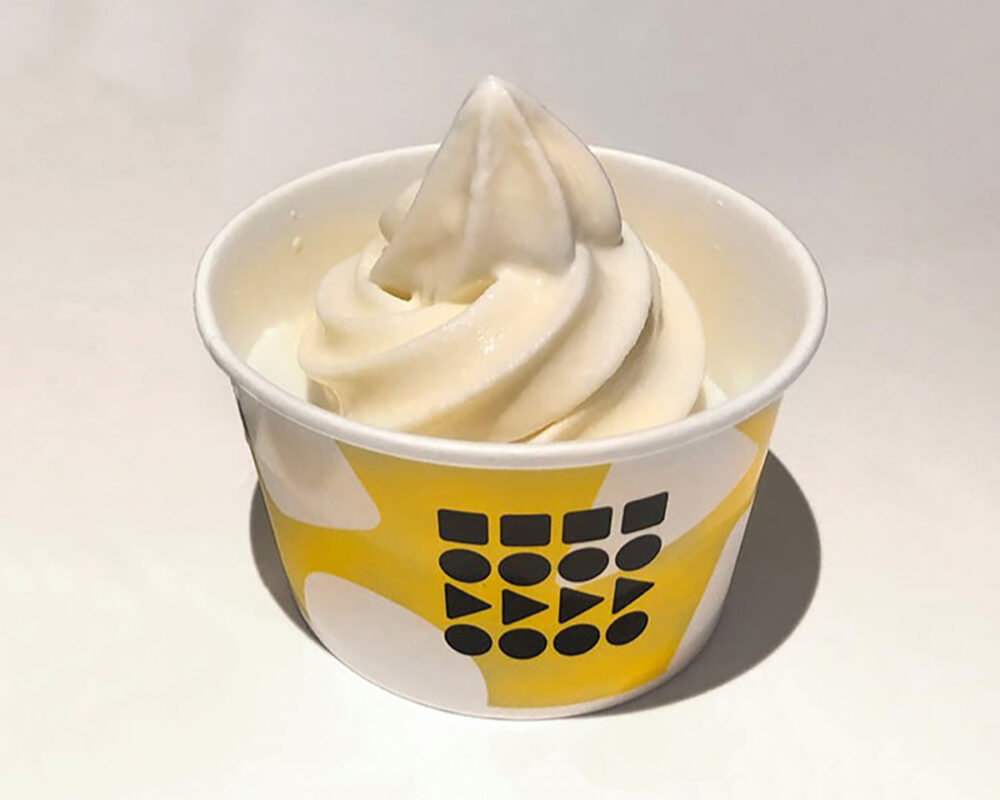 未来コンビニデザインカップのなかほら牧場ソフトクリーム