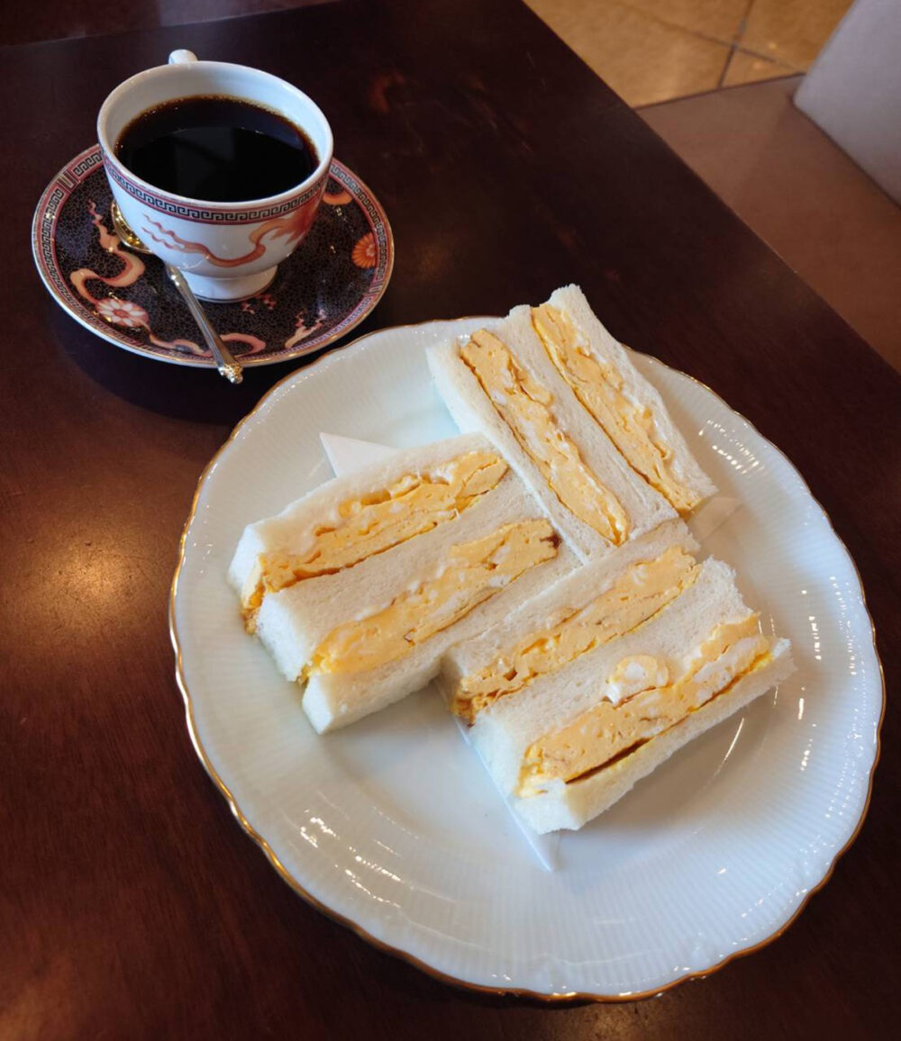 自家焙煎コーヒーと厚焼き玉子のエッグサンド