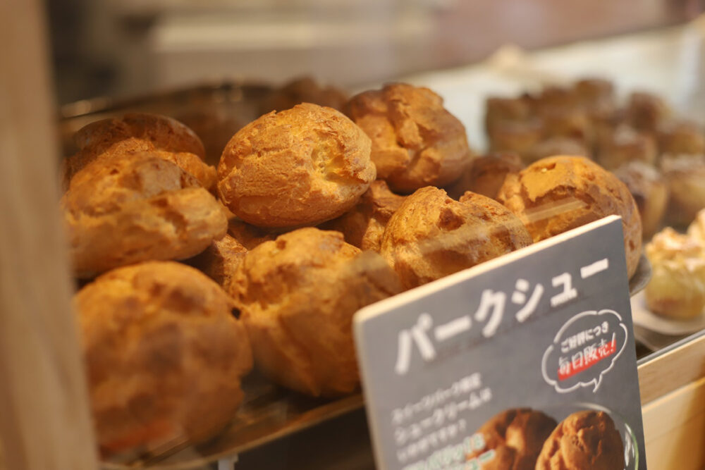 その場で焼きたてが食べられるパークシュー
