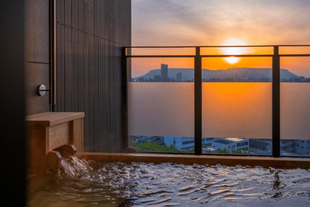 夕凪の湯HOTEL 花樹海の天然温泉都連風呂と朝日