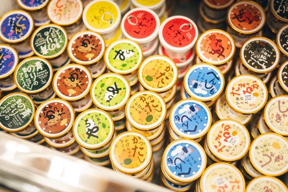 安芸グループふぁーむ店頭に並ぶアイスクリーム