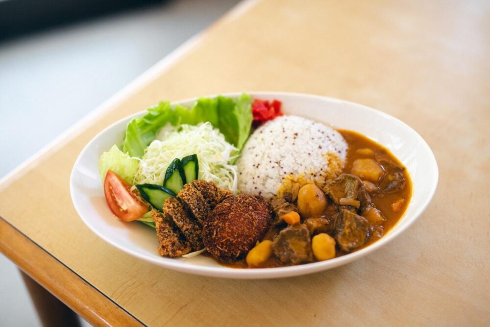人気のジビエ料理・ 鹿カレープレート