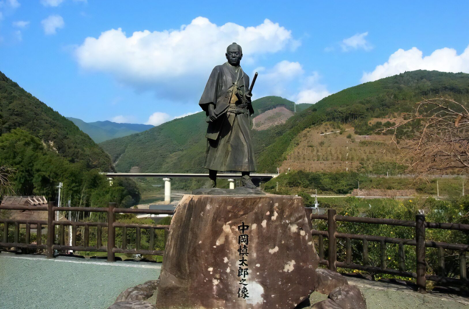 中岡慎太郎の銅像