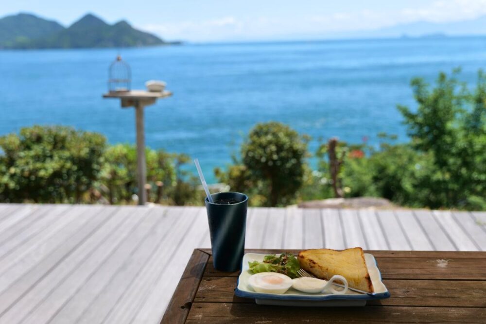 瀬戸内海の絶景を眺めながら食べる、最高のひととき