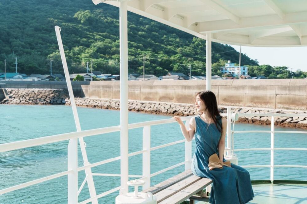 多度津港からフェリーで離島へ