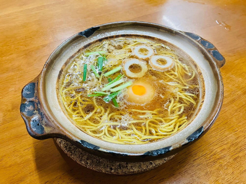 須崎市名物 昔ながらのしょうゆ味が特徴の鍋焼きラーメン