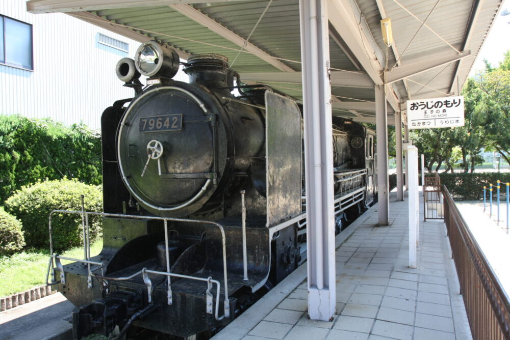 八幡浜市王子の森公園内に展示されている蒸気機関車