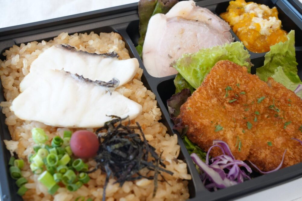 「JR松山駅だんだん通り」内「オイシイオト」で提供されるお弁当