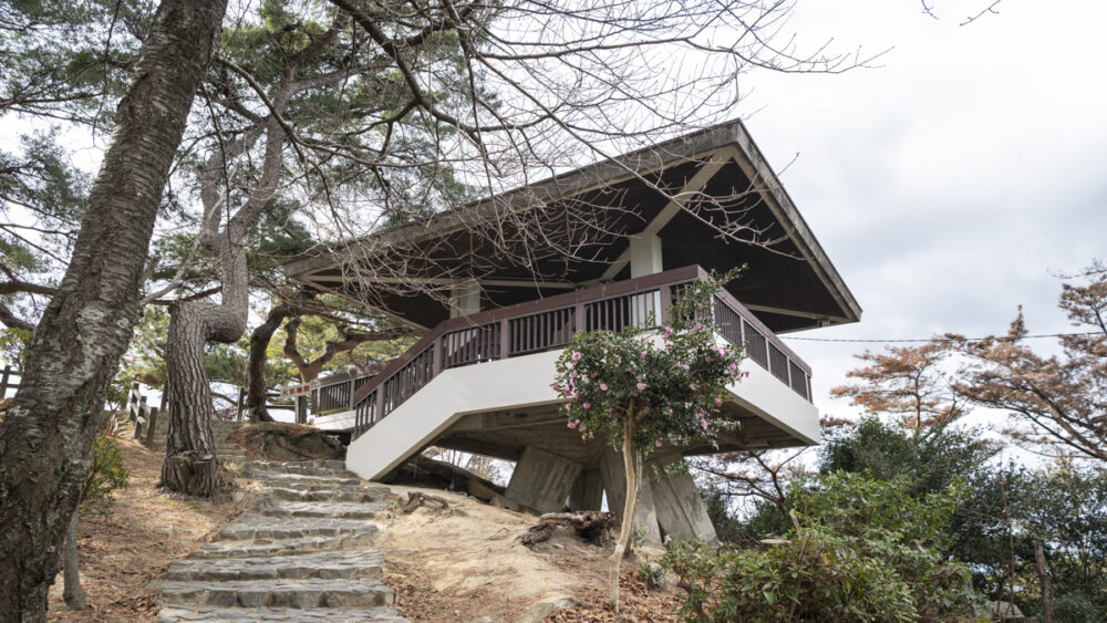 琴弾山山頂の展望台