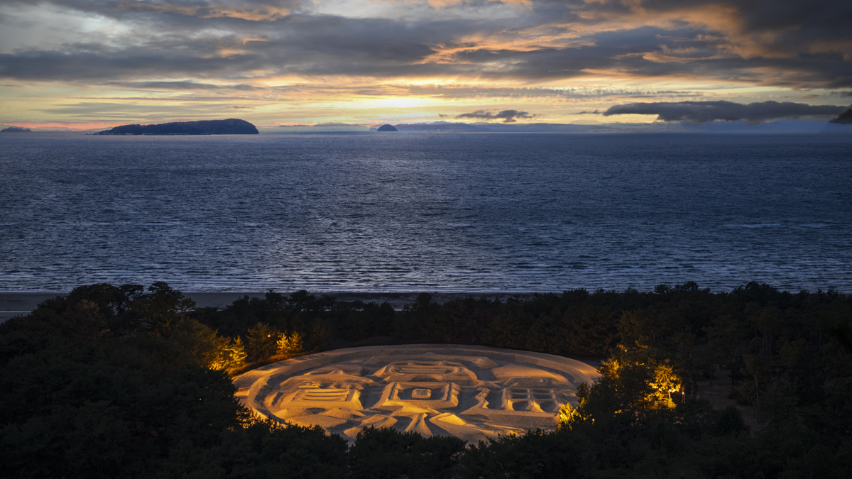 香川「寛永通宝」の巨大砂絵で金運アップ！最強の金運スポット・銭形