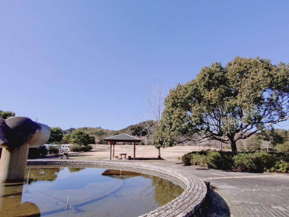 エコ・パーク宇賀は噴水や芝生広場もあり広々とした公園