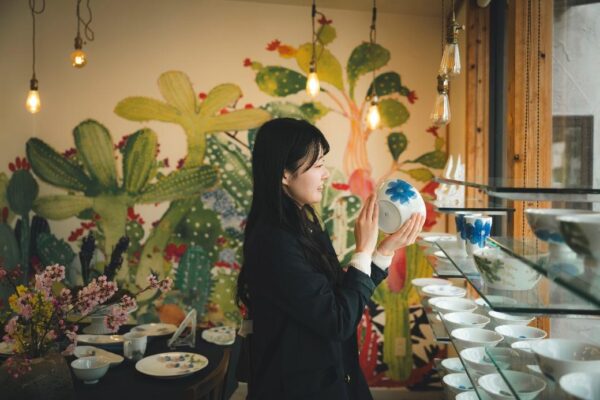 おしゃれな砥部焼を探す旅に出かけよう