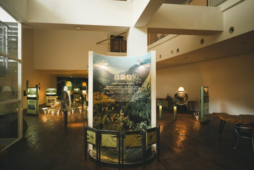 「美郷ほたる館」の館内