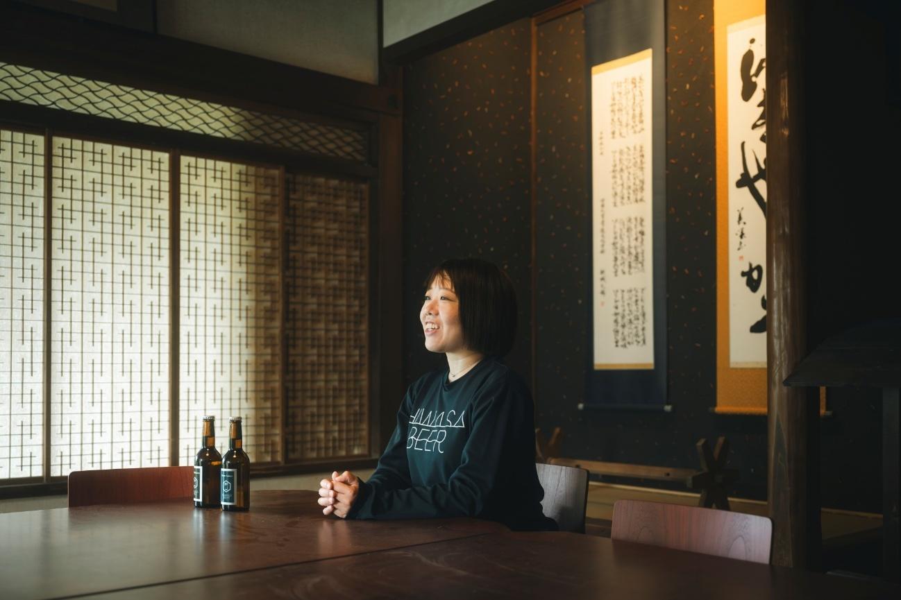 話をする「日和佐ビール」代表の熊谷さん