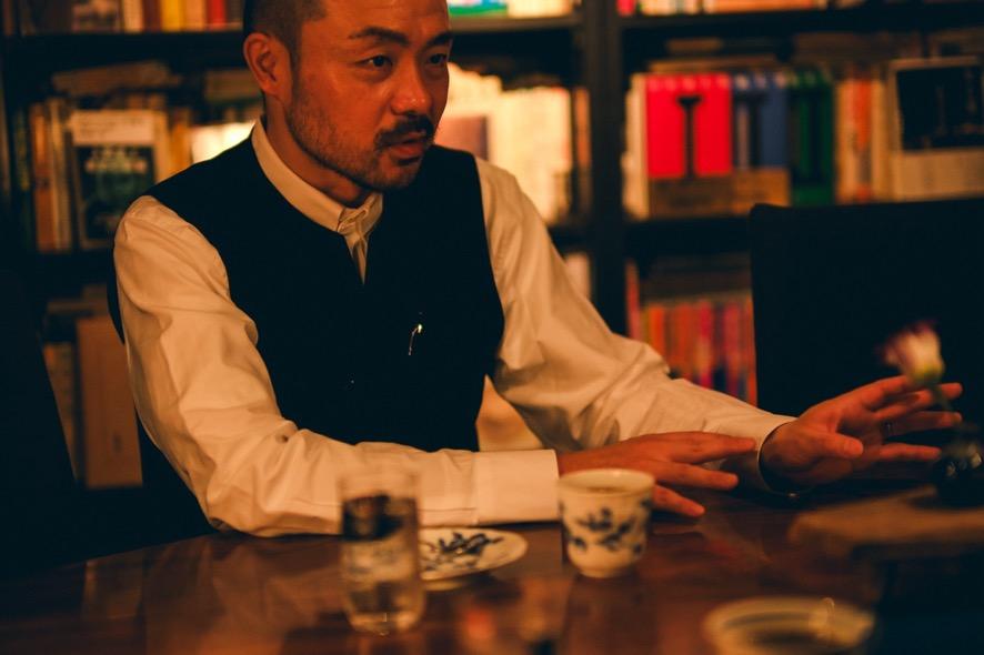 インタビューに答える半空・岡田さん