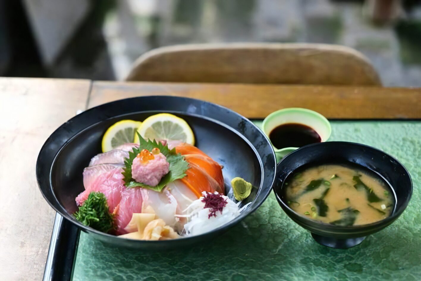 海鮮丼(上)