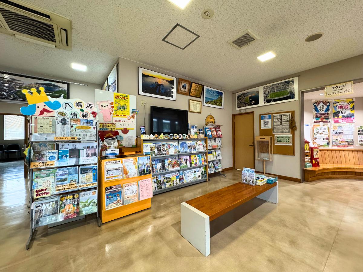 みなと交流館の内観