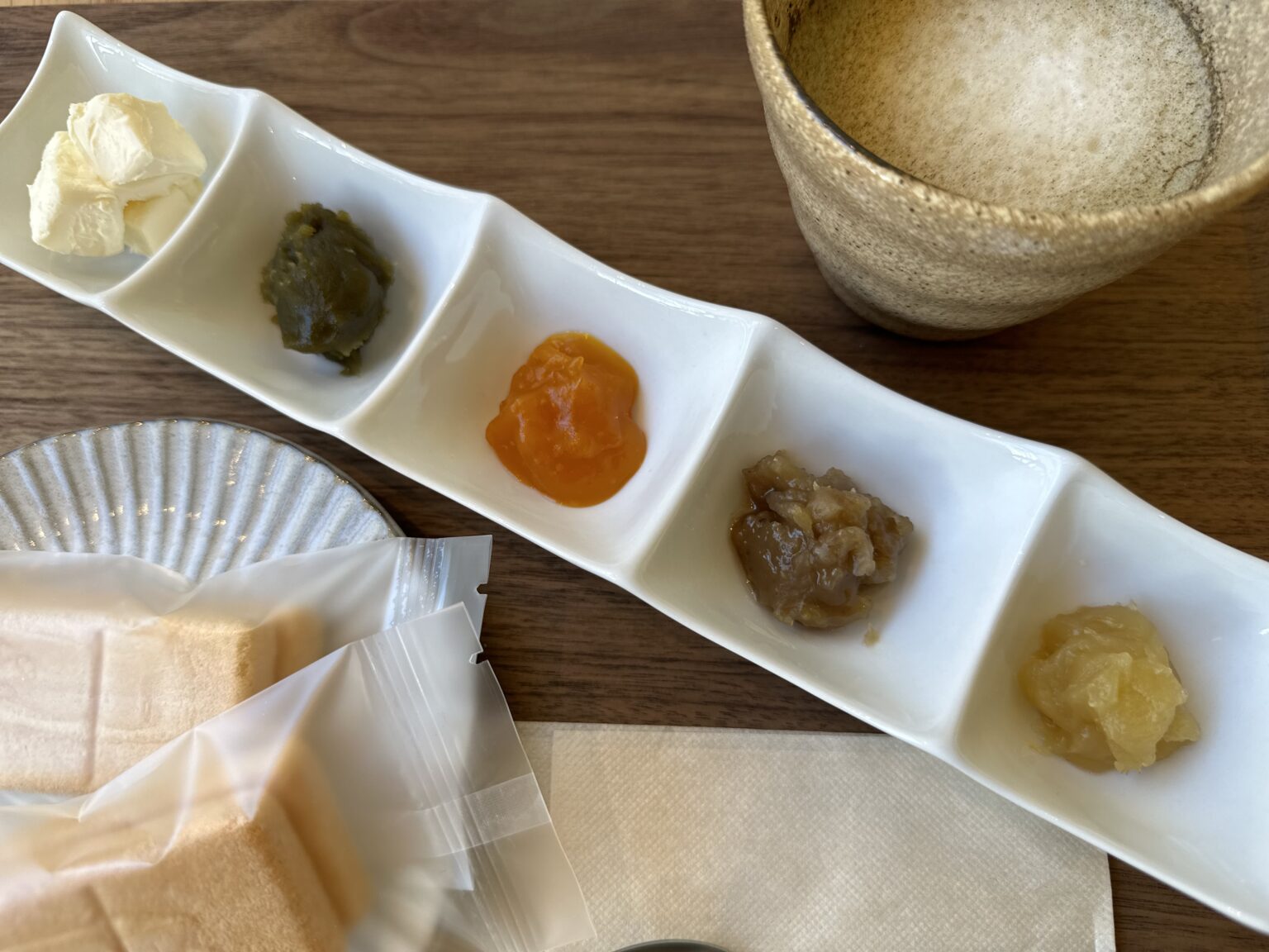 和栗カフェ いちじゃもの「もなか食べ比べセット」で4種の餡を食べ比べ