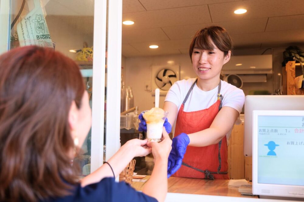 カフェ オランジュルクラでスイーツをテイクアウト