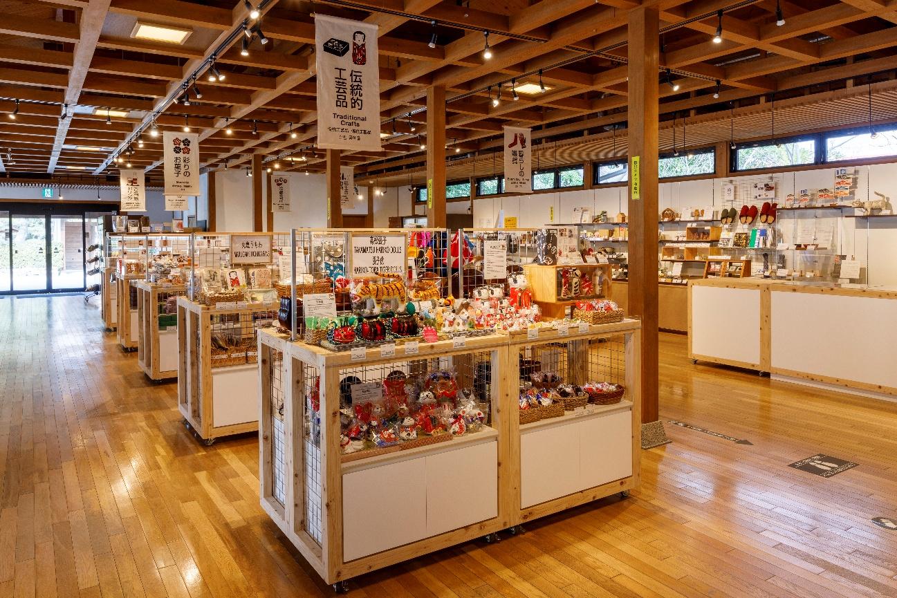 かがわ物産館 栗林庵の店内の様子