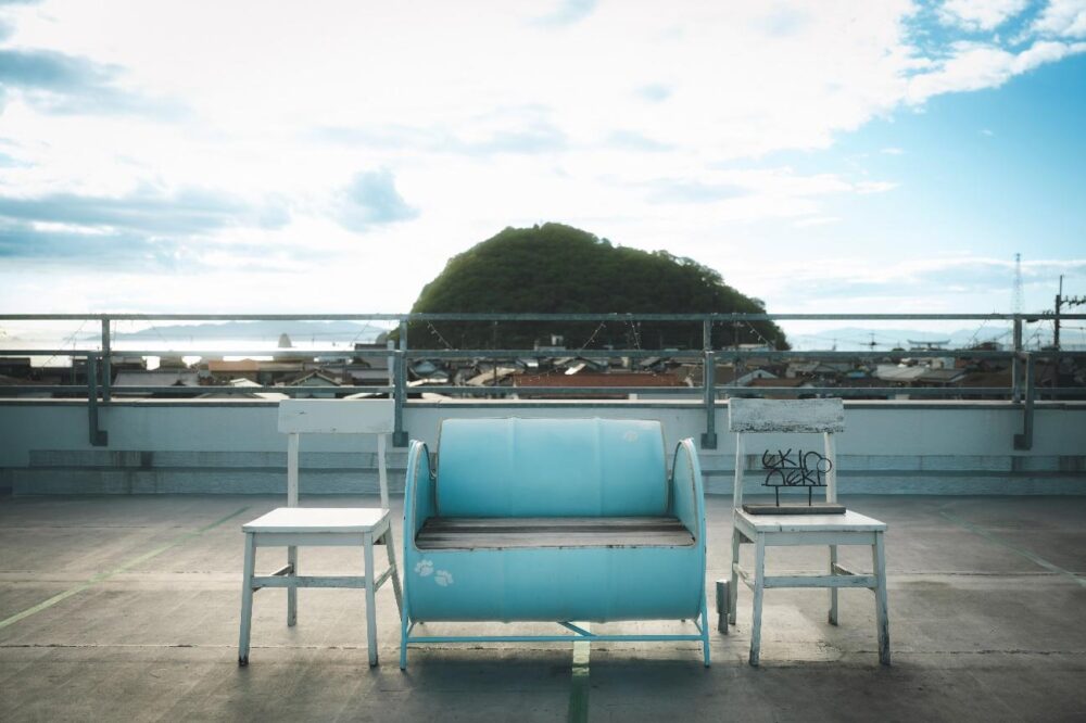 EKINONEKIの屋上ベンチ