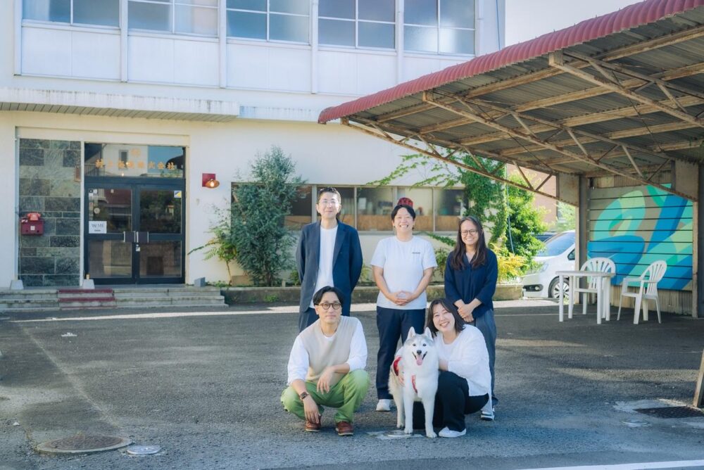 EKINONEKIで撮影されたPAWS有限会社の経営メンバーさんたち