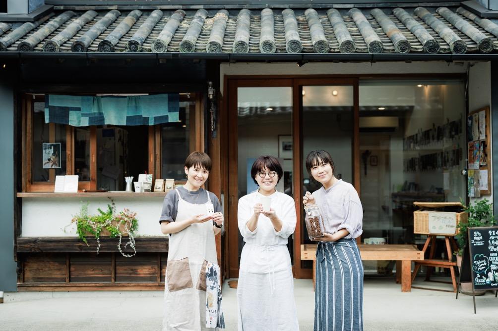 豆ちよ焙煎所オーナー千代田孝子さんとスタッフさんたち