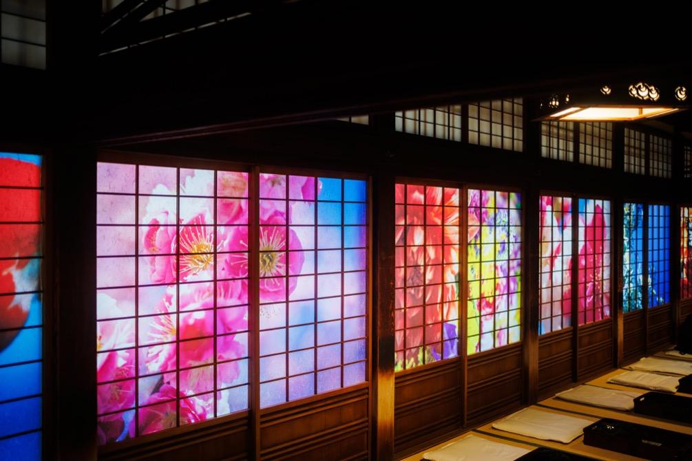 道後アート・道後温泉本館の神の湯二階席の内側から見た様子