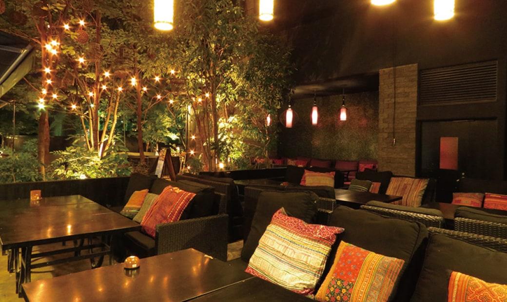 東道後のそらともりのレストランのテラス席