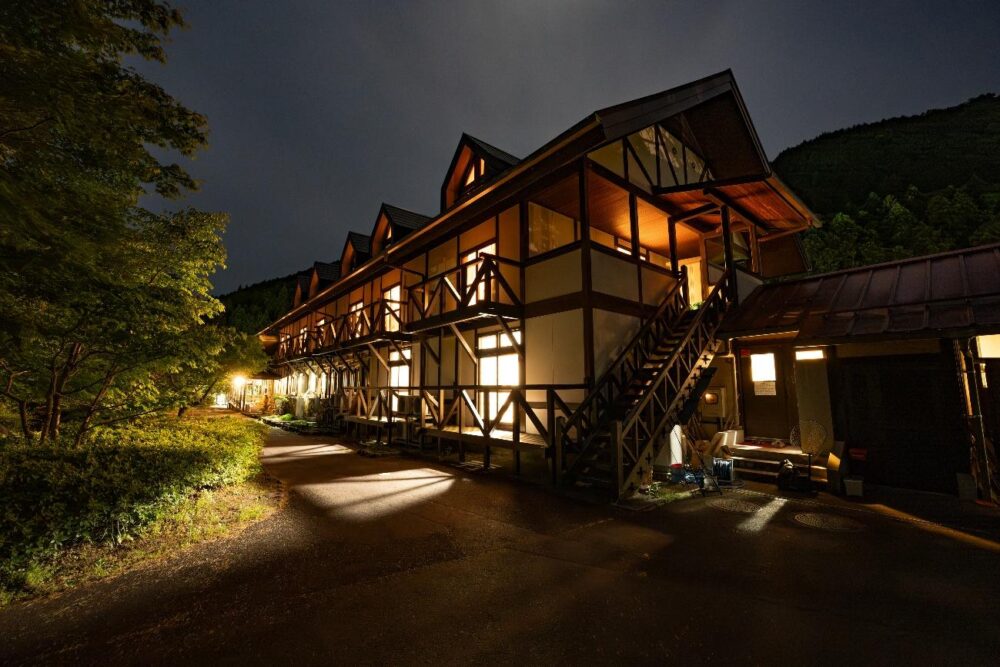 クアテルメ宝泉坊ロッジ外観