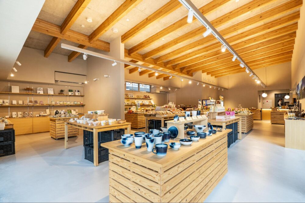 亀ヶ池温泉の「風の杜マルシェ」店内 