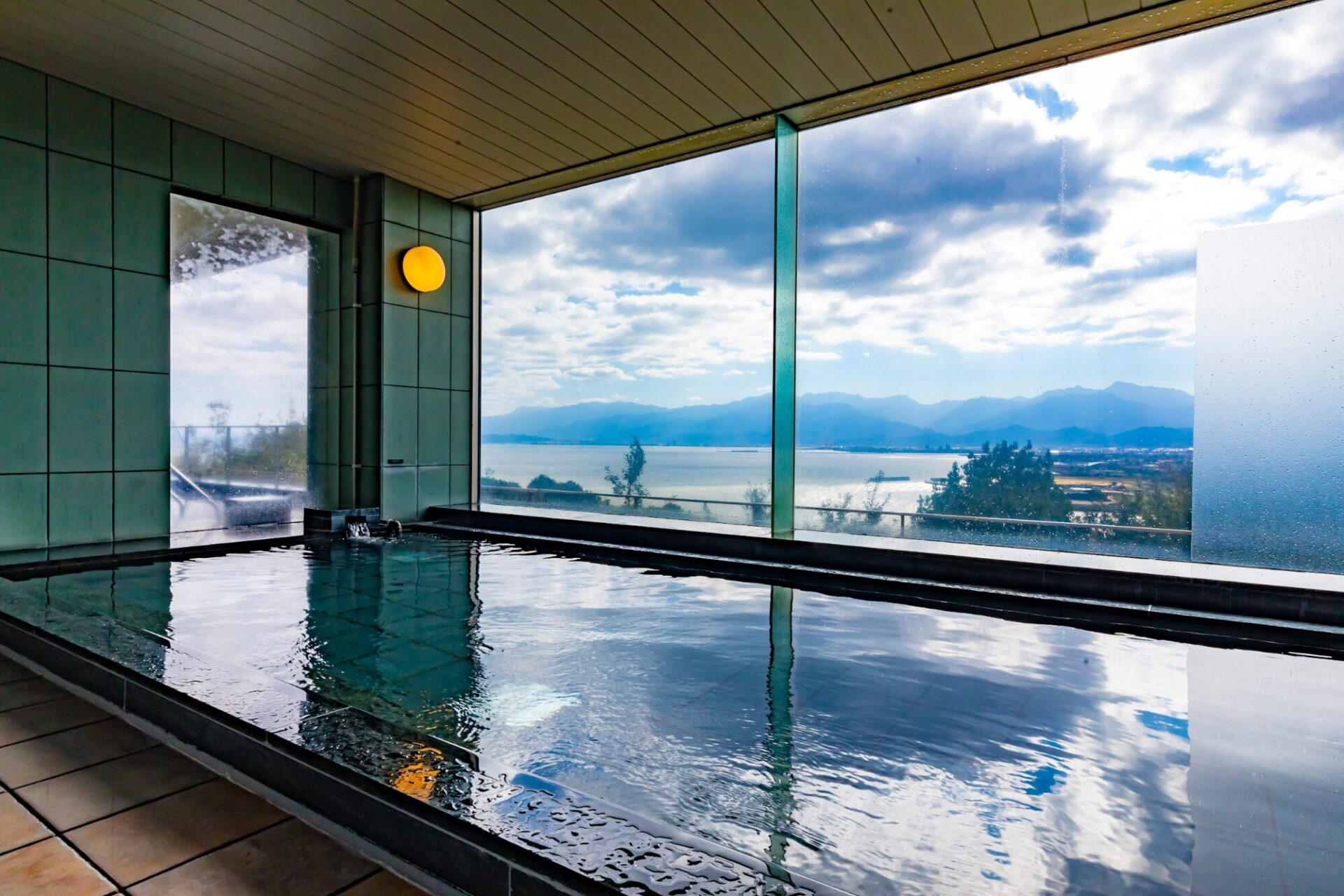 休暇村 瀬戸内東予の温泉からの眺め