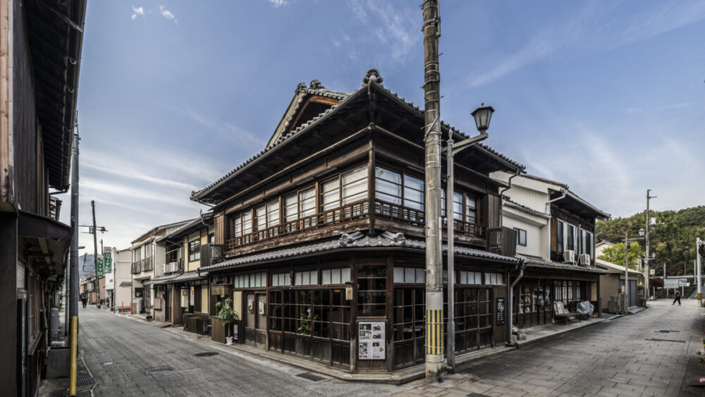 城下町にある築100年の古民家