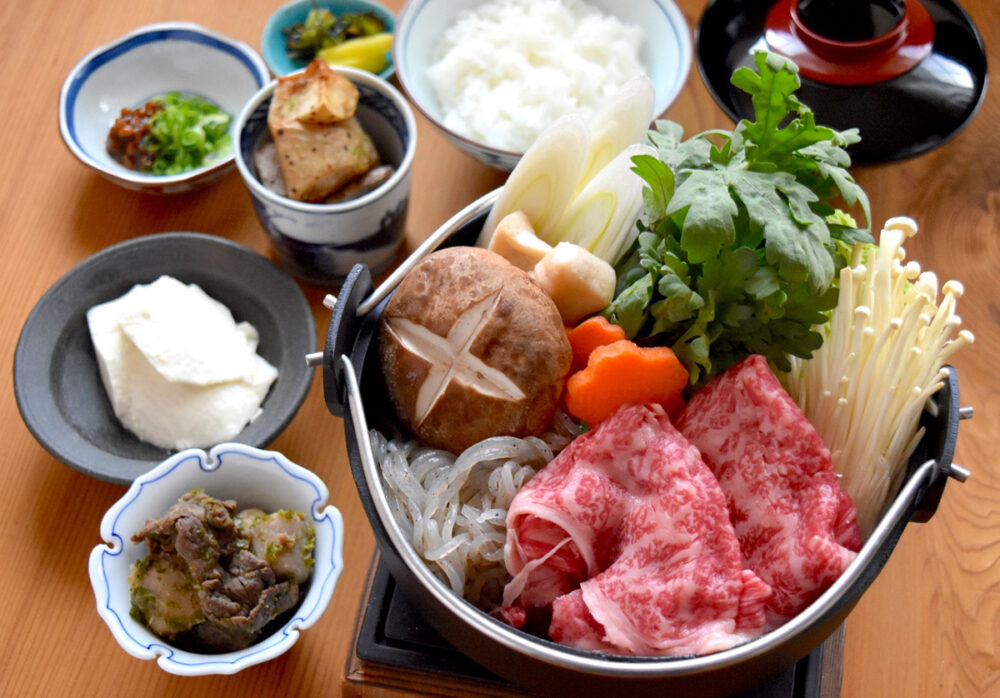 天水分のオリーブ牛のすき焼き膳