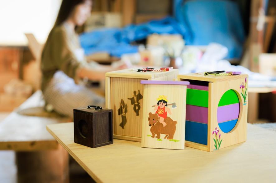 江淵鏡台店の遊山箱